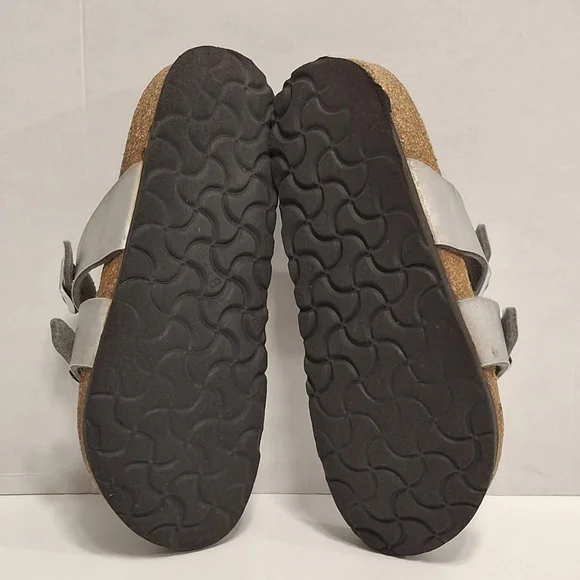 Birkenstock Mayari Sandals Womens  US 5.0 -5.5 Silver Leather Toe Loop Cork Sole - Picture 7 of 7
